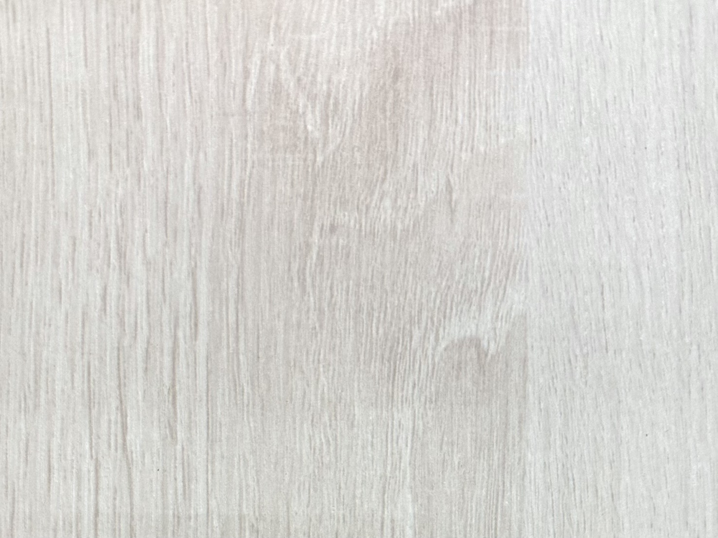 海島型超耐磨(夾板式耐磨)，適用氣候潮濕的環境。