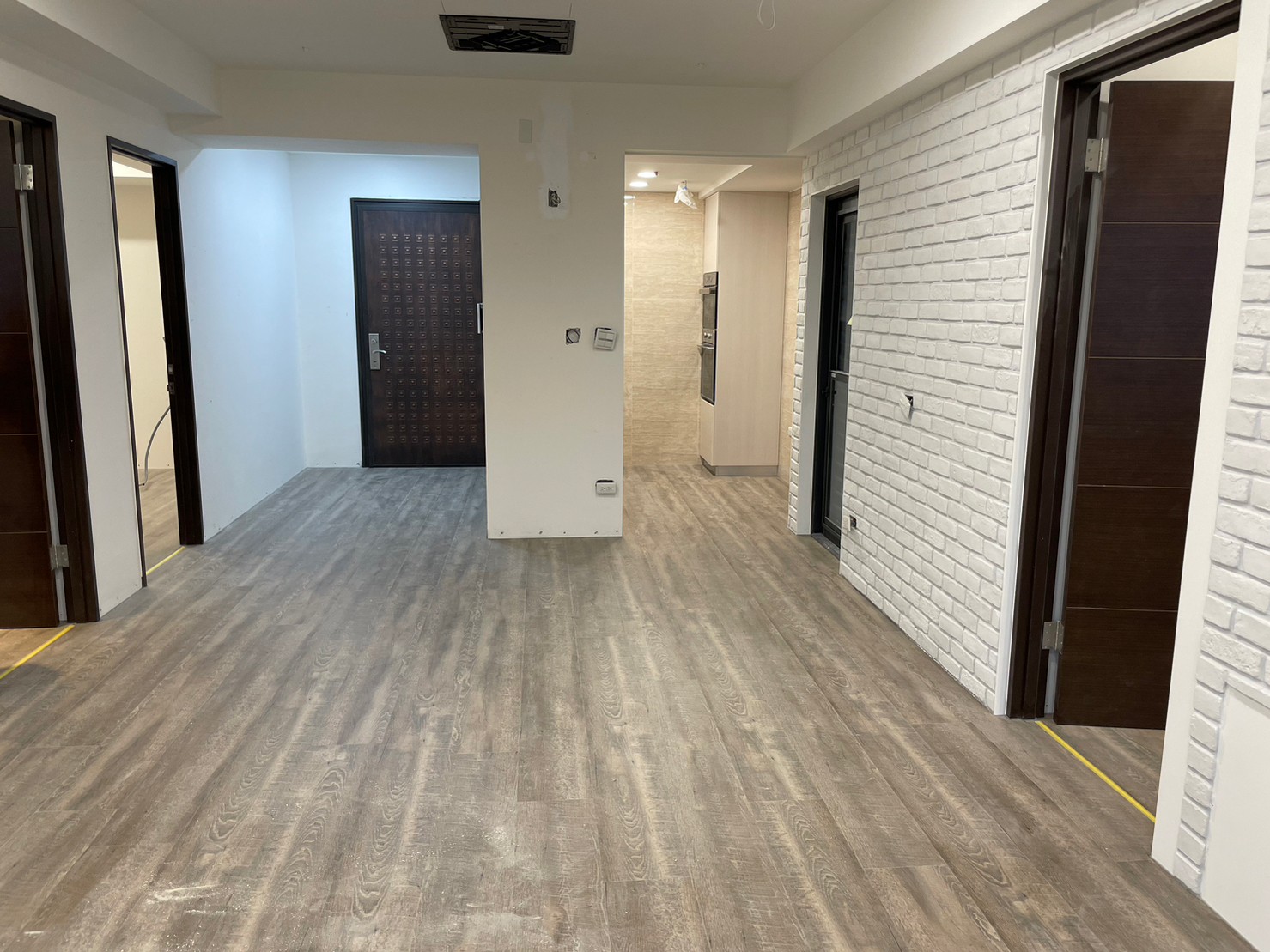 酷龍木地板 Krono Flooring－SPC石塑地板8944 施工丈量