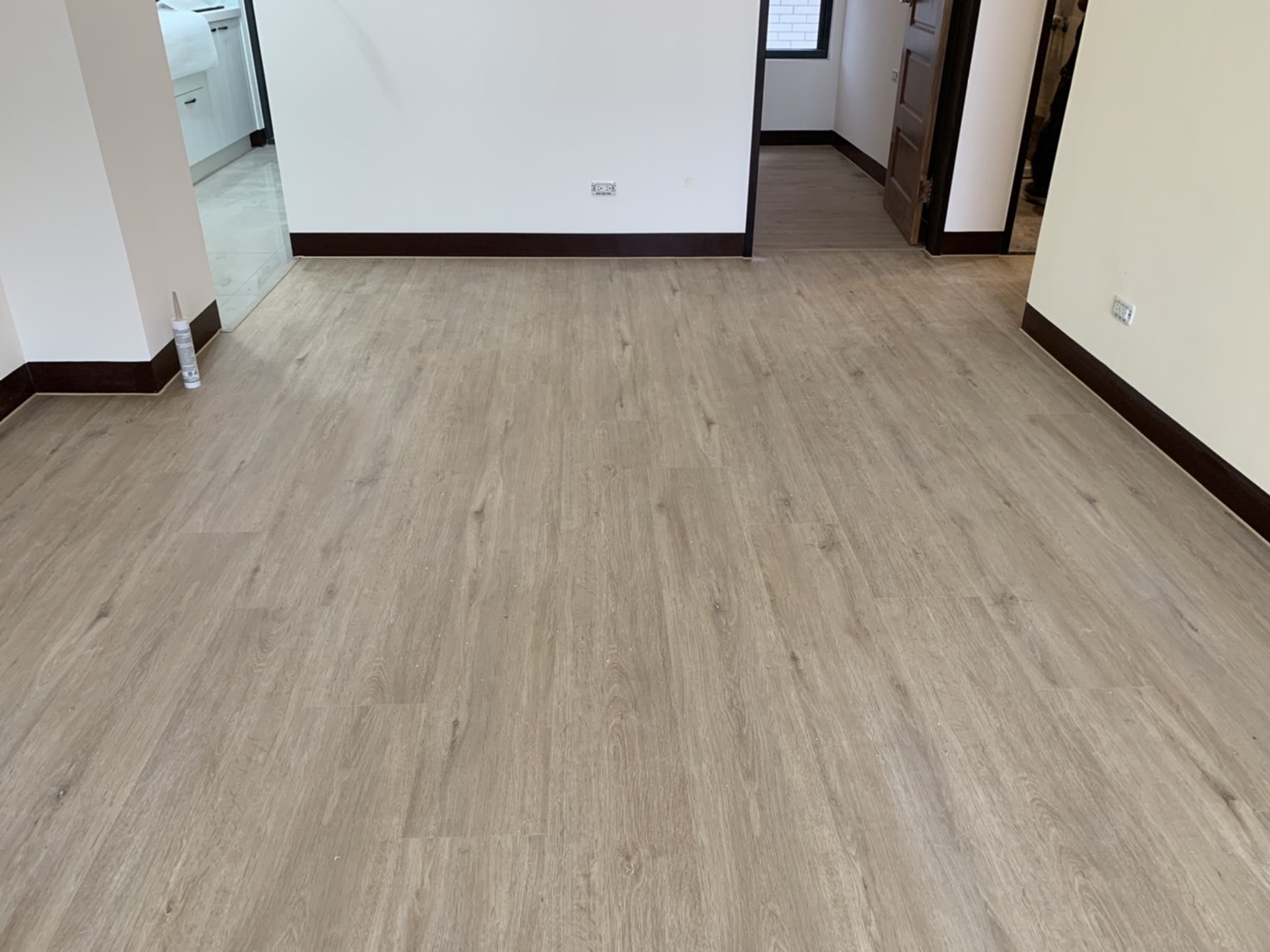 SPC石塑地板8007 施工 丈量