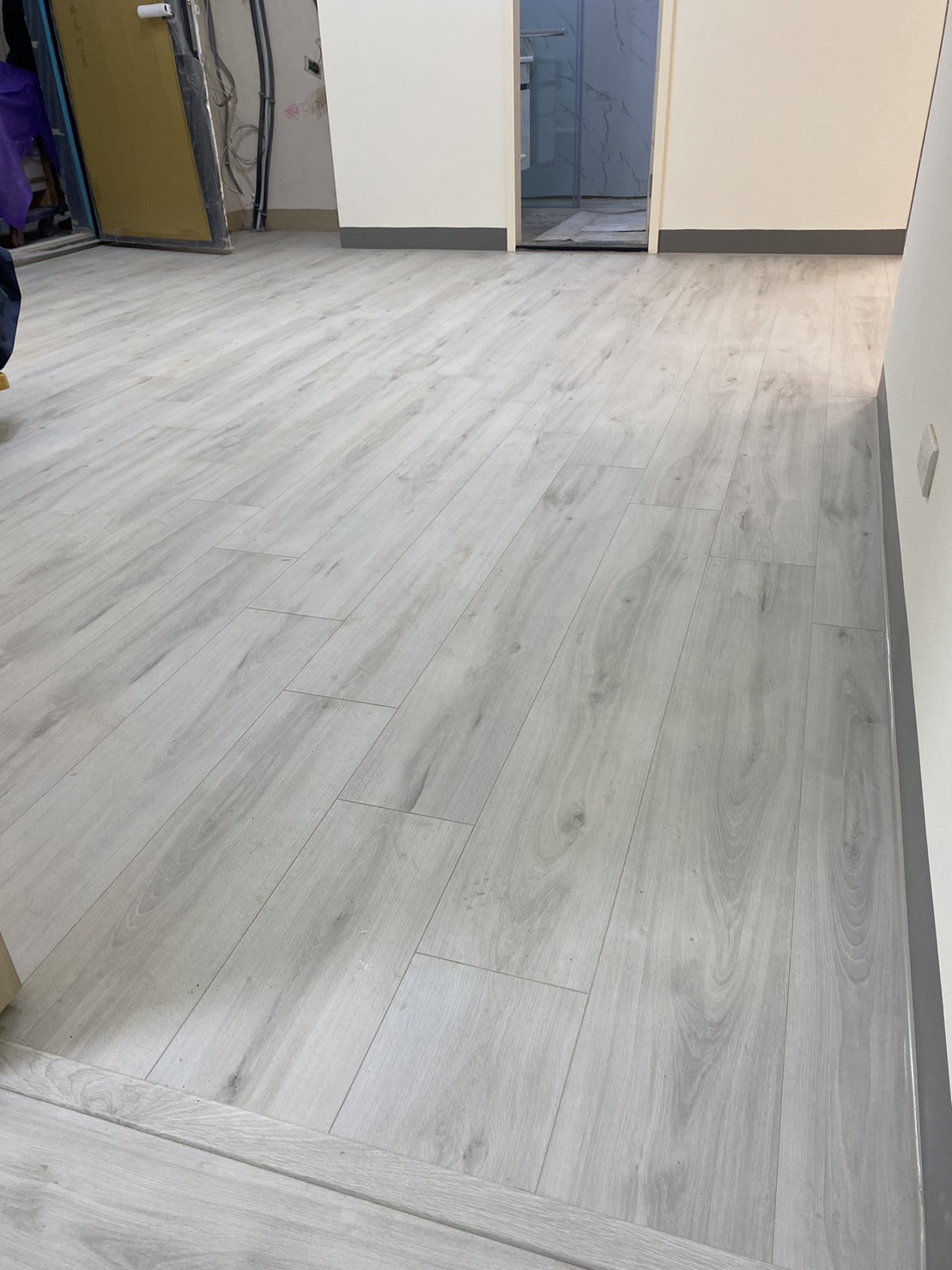 酷龍木地板 Krono Flooring－Bionly白歐妮低膨脹系列K460魔法灰