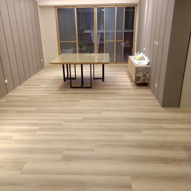 SPC石塑地板-6+2 31217歐橡.jpg